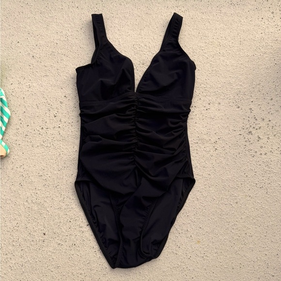NWT KARLA COLLETTO V-Neck Ruched One-Piece Swimsuit Size 14 - Picture 1 of 6